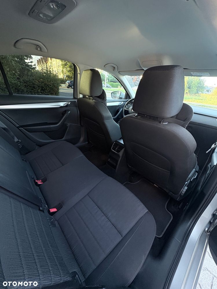 Skoda Octavia 2.0 TDI Ambition DSG - 9