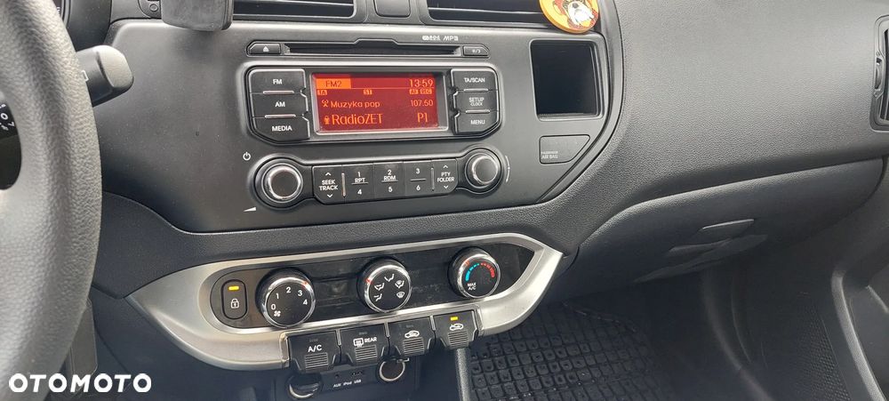 Kia Rio - 3