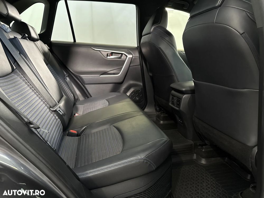Toyota RAV4 - 13
