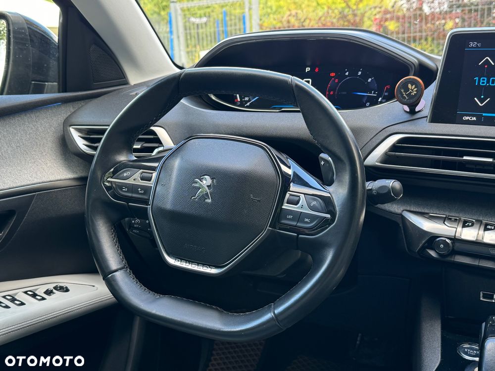 Peugeot 3008 1.6 BlueHDi Allure S&S EAT6 - 18