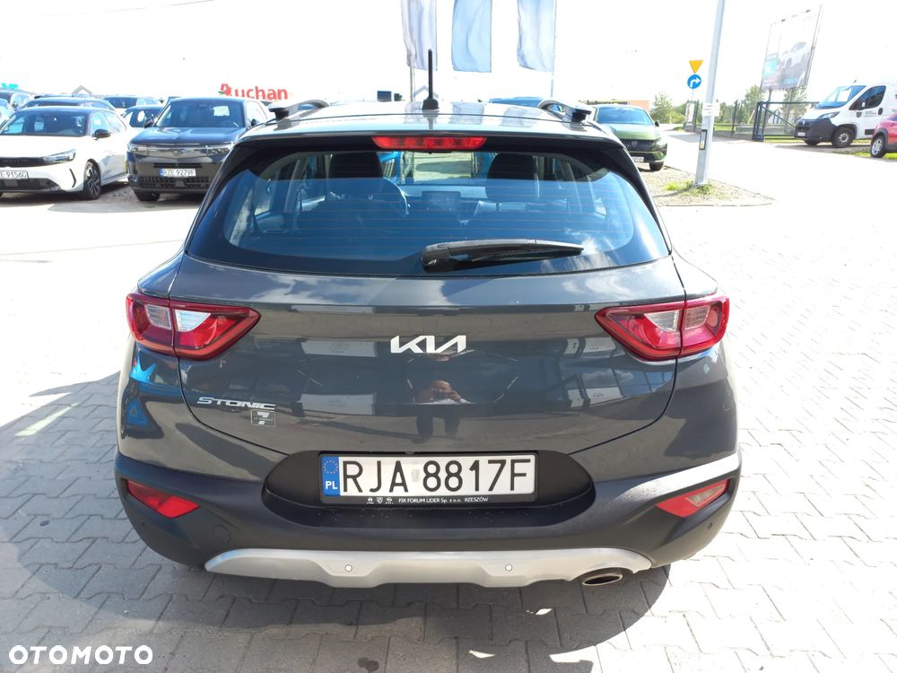 Kia Stonic 1.2 L - 6
