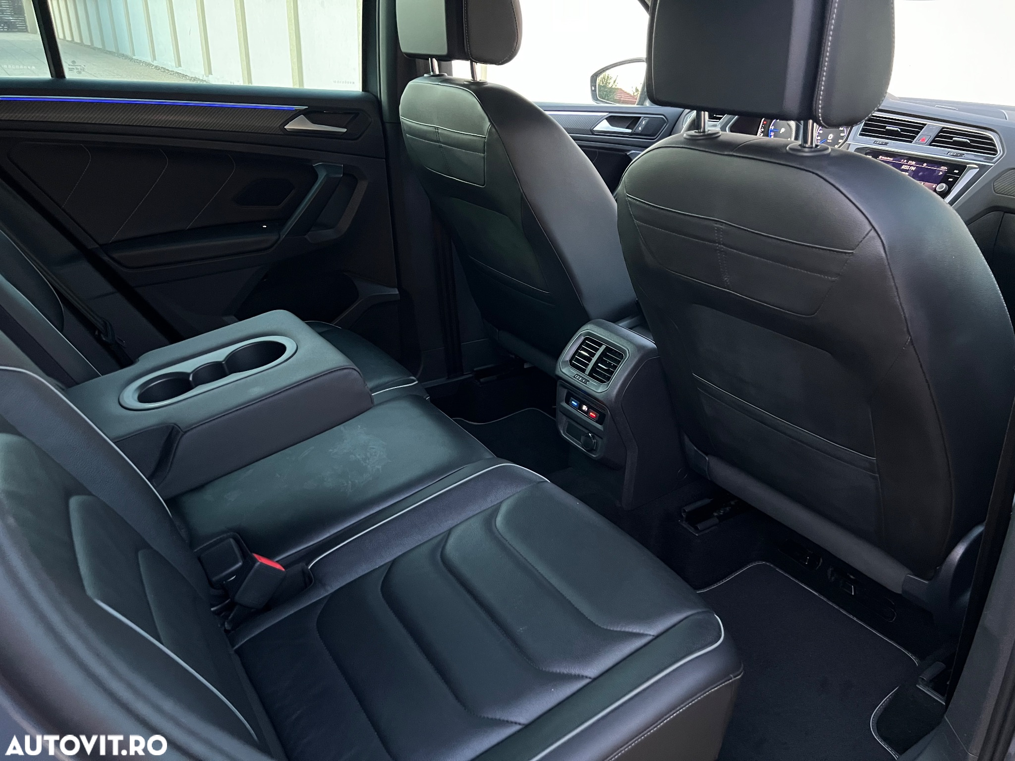 Volkswagen Tiguan - 32
