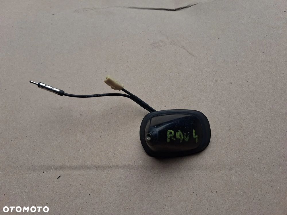 Antena dachowa TOYOTA RAV 4 II  OE - 1