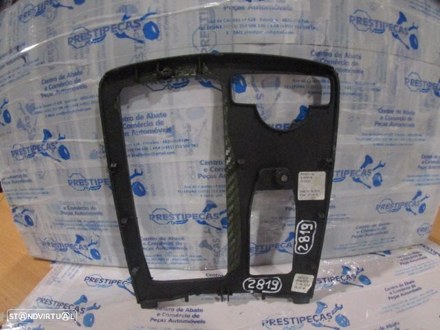 Grelha Friso A2046800107 81563018 MERCEDES C S204 W204 FASE 2  2012 200CDI 136CV 5P PRETO MEIO GRE CONSOLA CENTRAL - 2