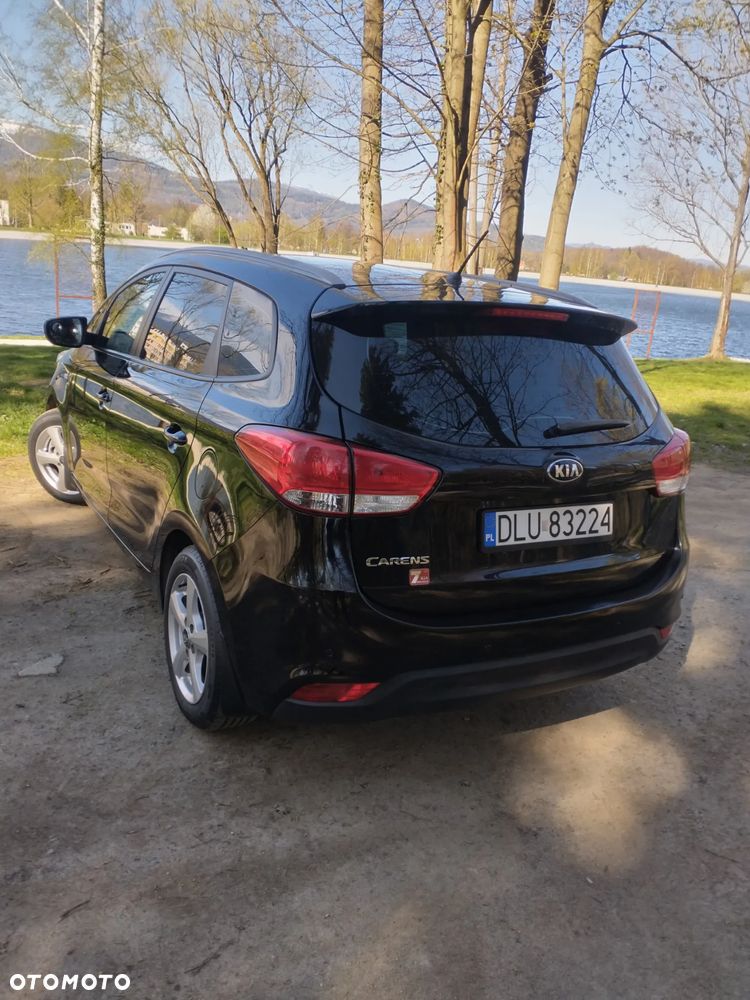 Kia Carens - 9