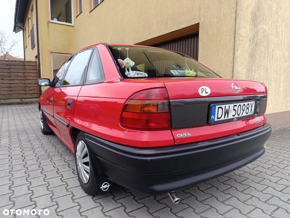 Opel Astra 1.4 GL - 14