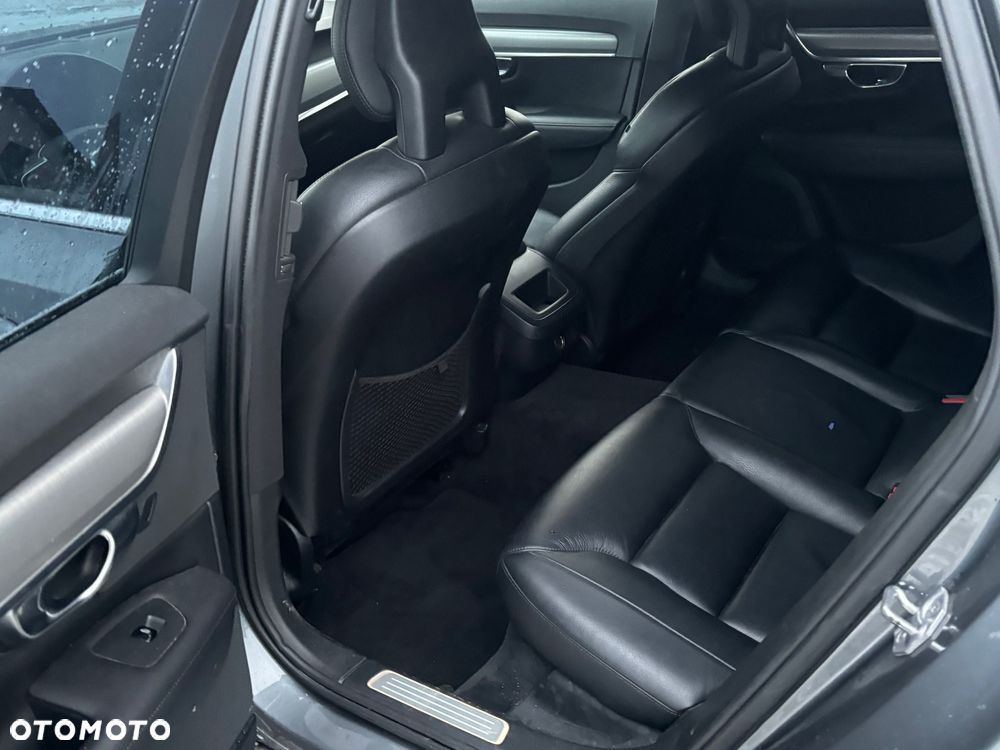 Volvo V90 D5 AWD Geartronic Momentum - 22