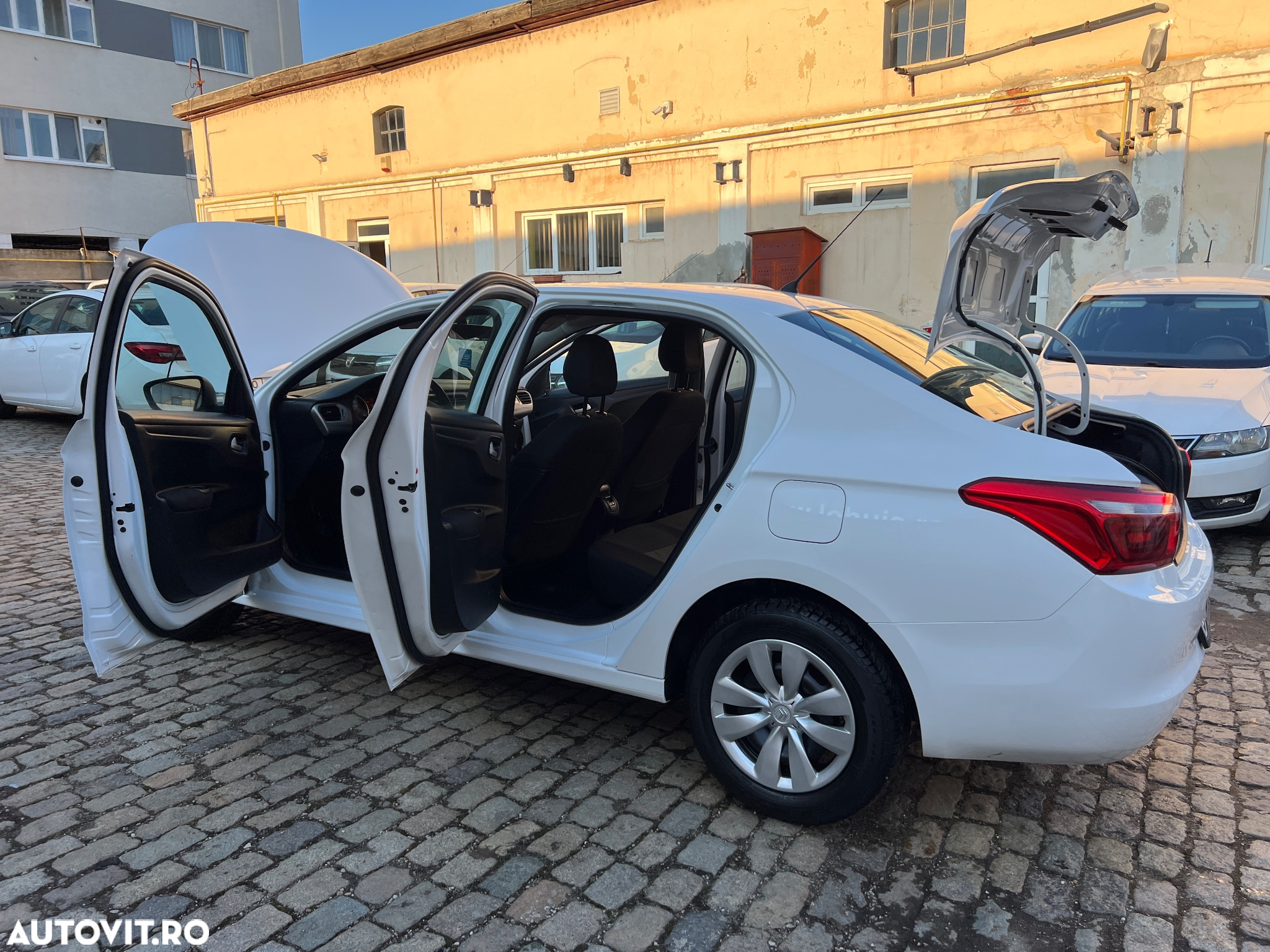 Citroën C-Elysée 1.2 PureTech BVM Live - 13