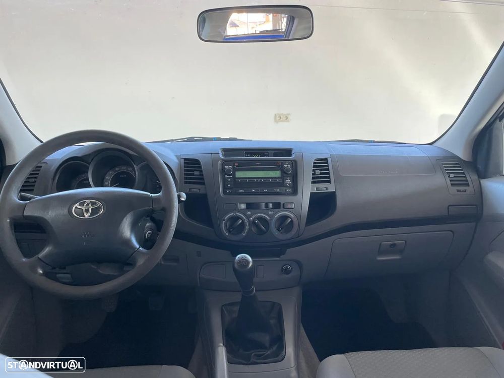 Toyota Hilux 2.5 D-4D 2WD CD - 11