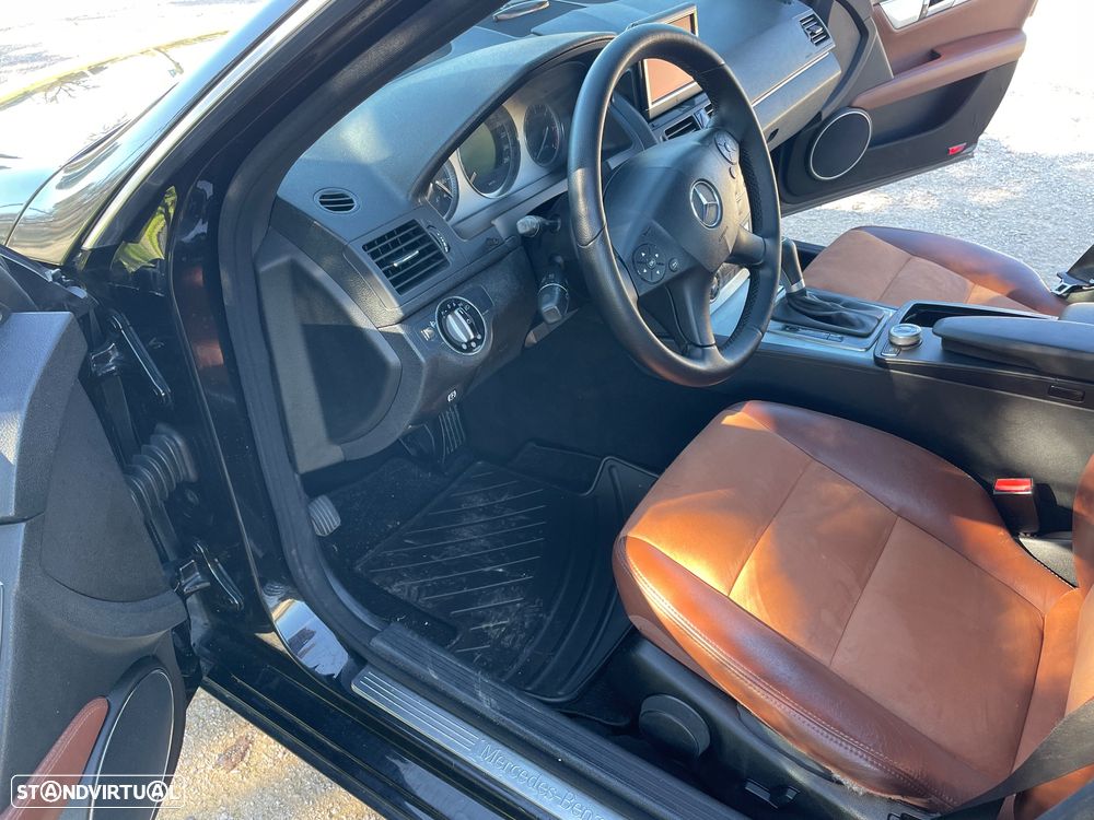 Mercedes-Benz C 320 CDi Avantgarde Auto. - 27