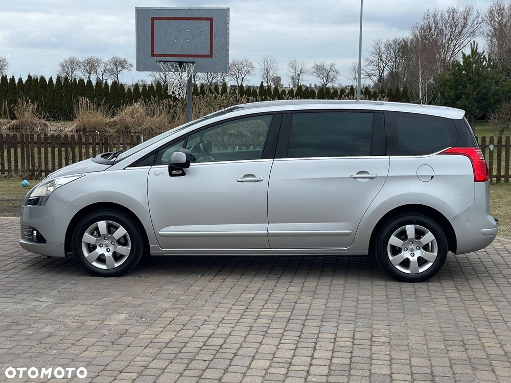 Peugeot 5008 HDI FAP 150 Family Plus - 12
