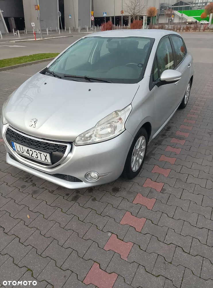Peugeot 208 - 6