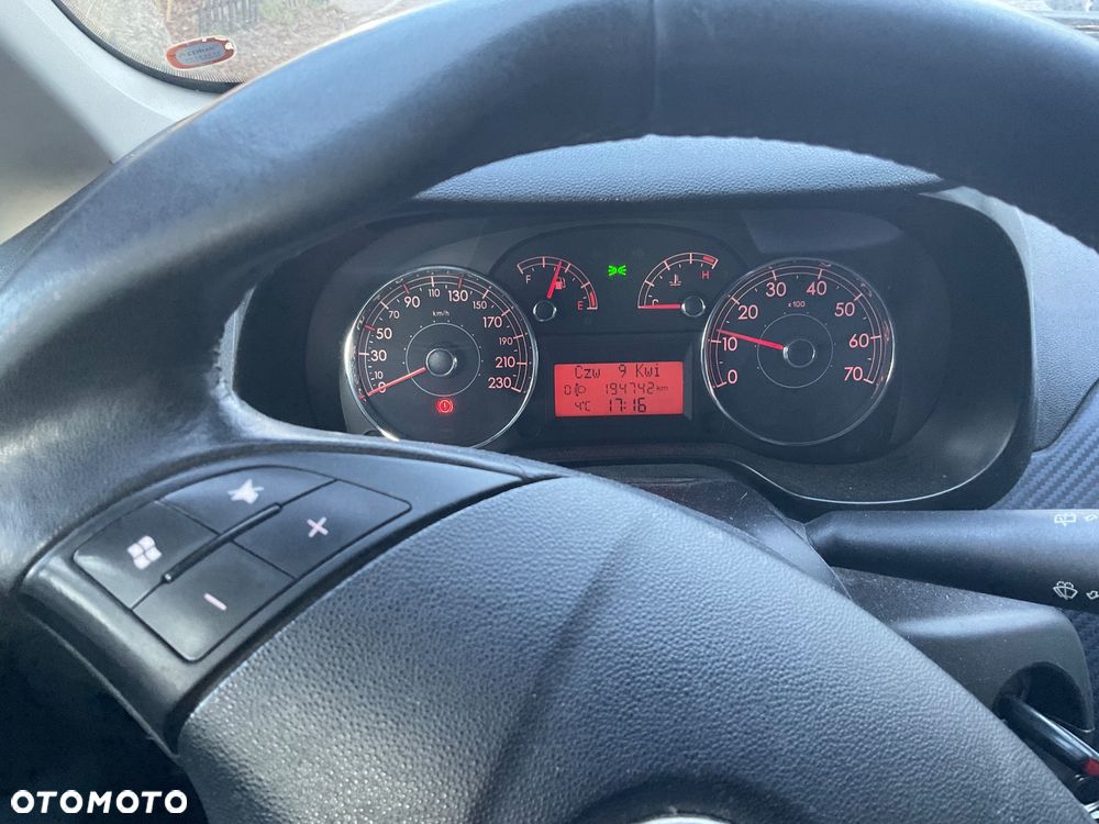 Fiat Grande Punto - 11