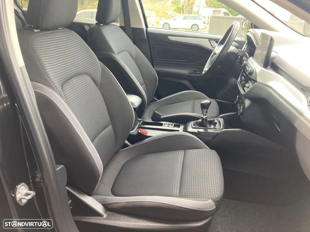 Ford Focus SW 1.5 TDCi EcoBlue Titanium - 32