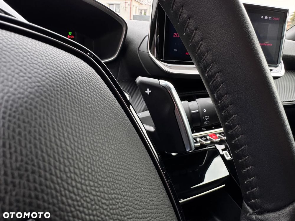 Peugeot 2008 PureTech 130 Allure S&S EAT8 - 18