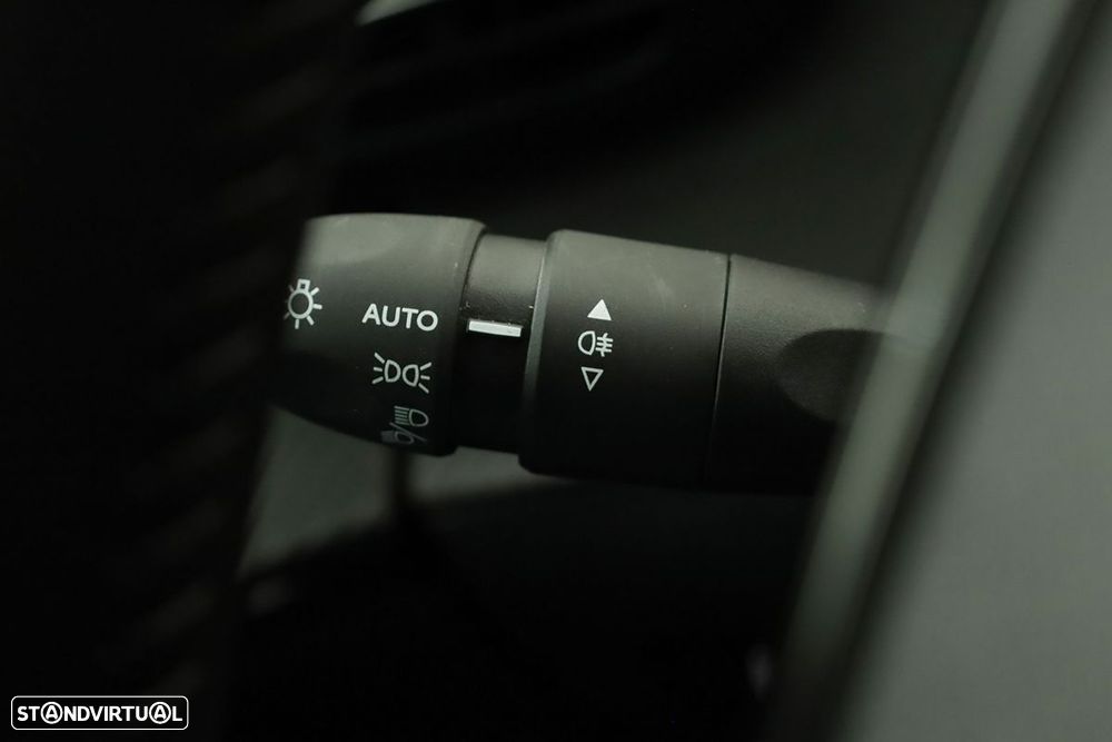 Peugeot 2008 1.2 PureTech Allure - 17
