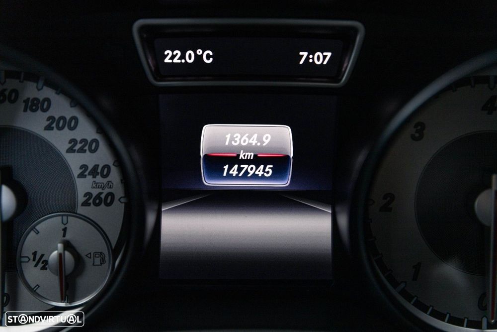 Mercedes-Benz CLA 200 d Shooting Brake Urban - 28