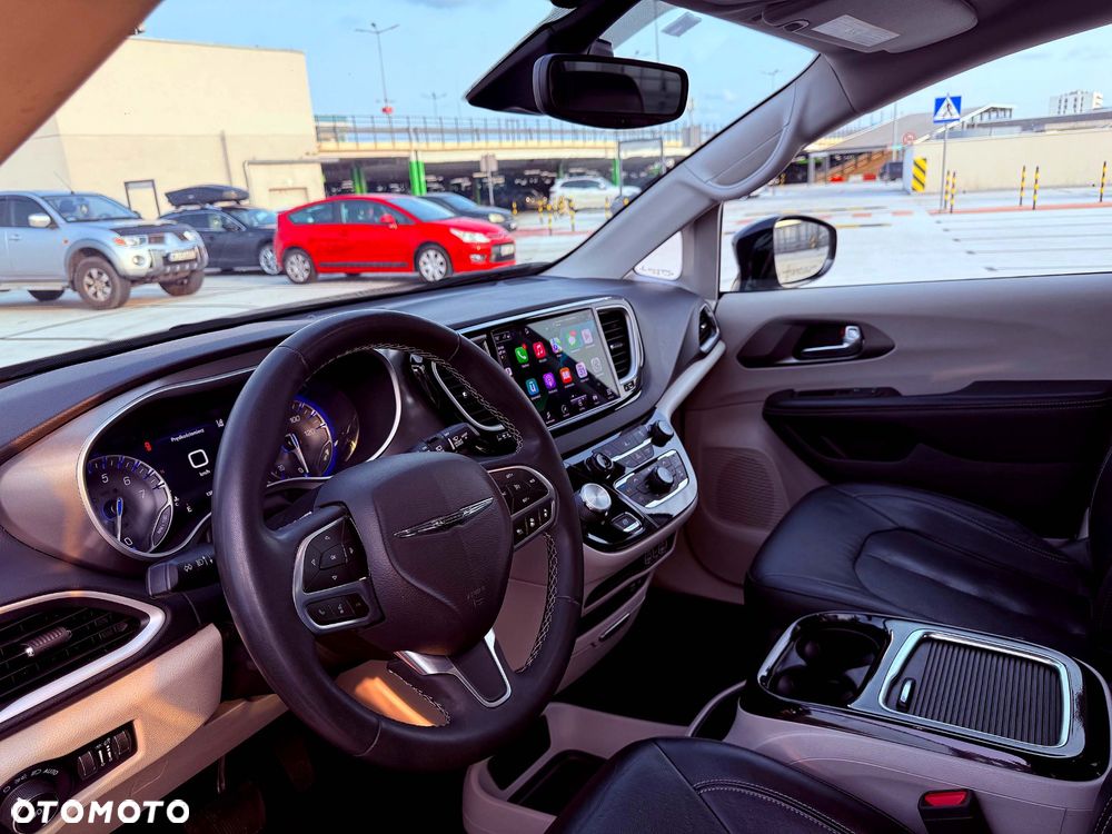 Chrysler Pacifica - 18