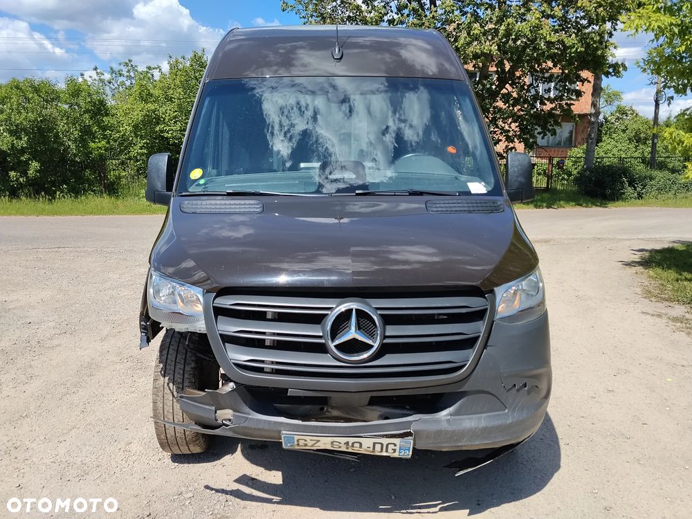 Mercedes-Benz Sprinter - 2