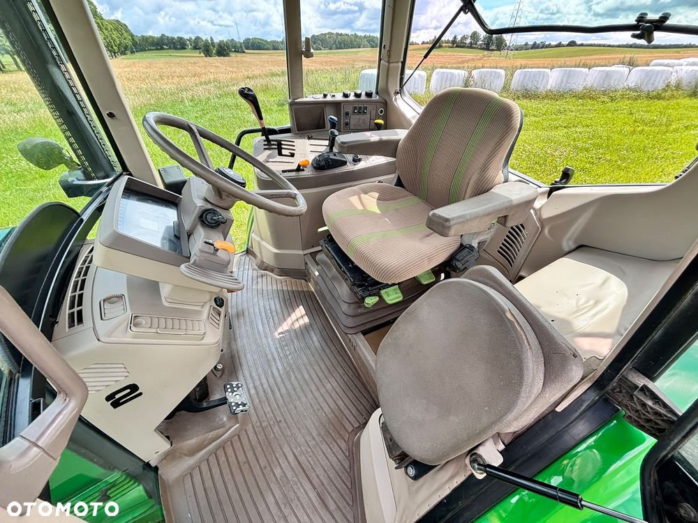 John Deere - 8