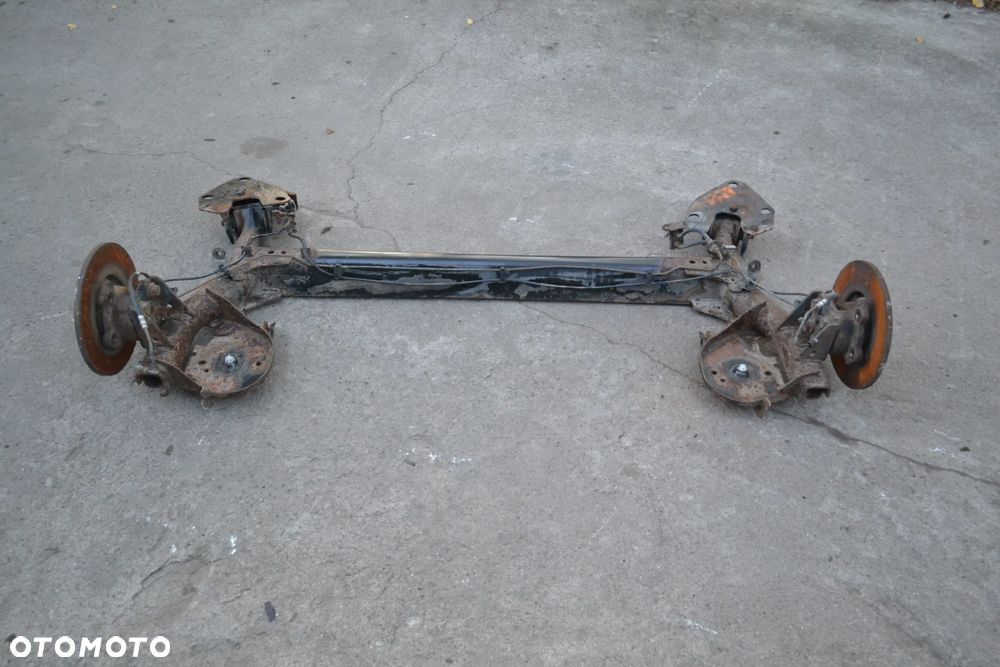 MERCEDES W415 CITAN KANGOO SANKI ZAWIESZENIA BELKA TYŁ TYLNA POMORSKIE - 4