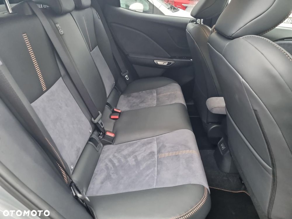 Lexus LBX 1.5 Hybrid Cool - 11