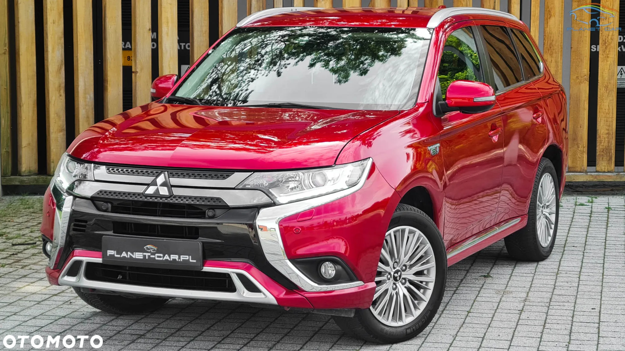 Mitsubishi Outlander 2.4 4WD Plug-In Hybrid Plus - 2