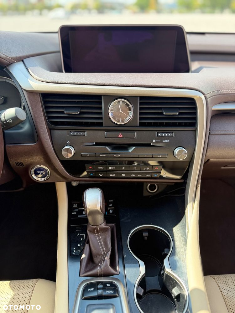 Lexus RX - 16