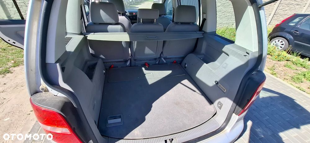 Volkswagen Touran - 21