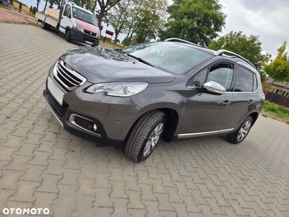 Peugeot 2008 1.6 e-HDi Allure S&S - 9