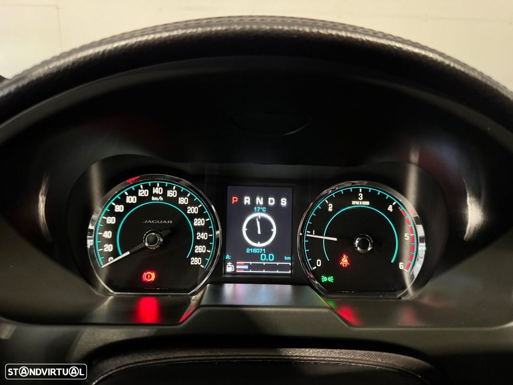 Jaguar XF Sportbrake 2.2 D R-Sport - 33