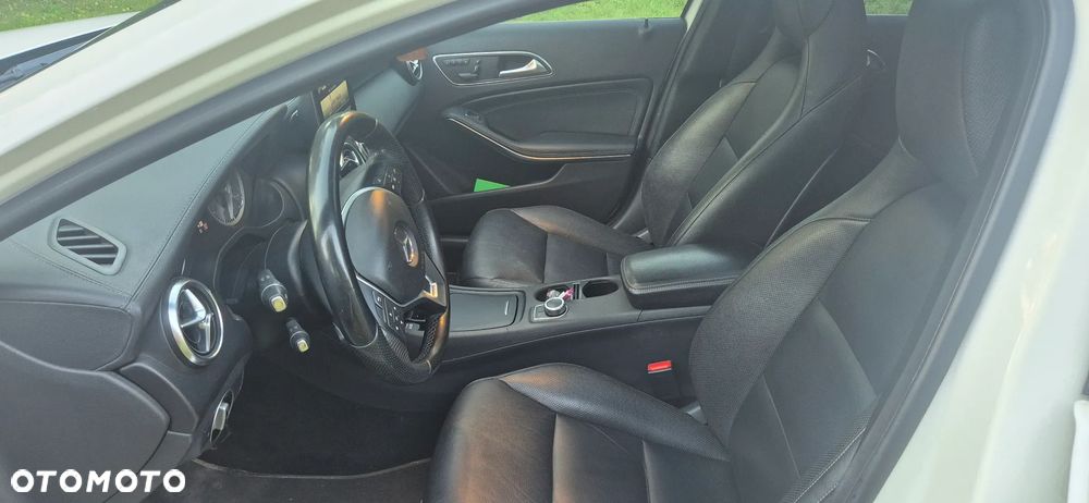 Mercedes-Benz Klasa A 180 7G-DCT AMG Line - 9