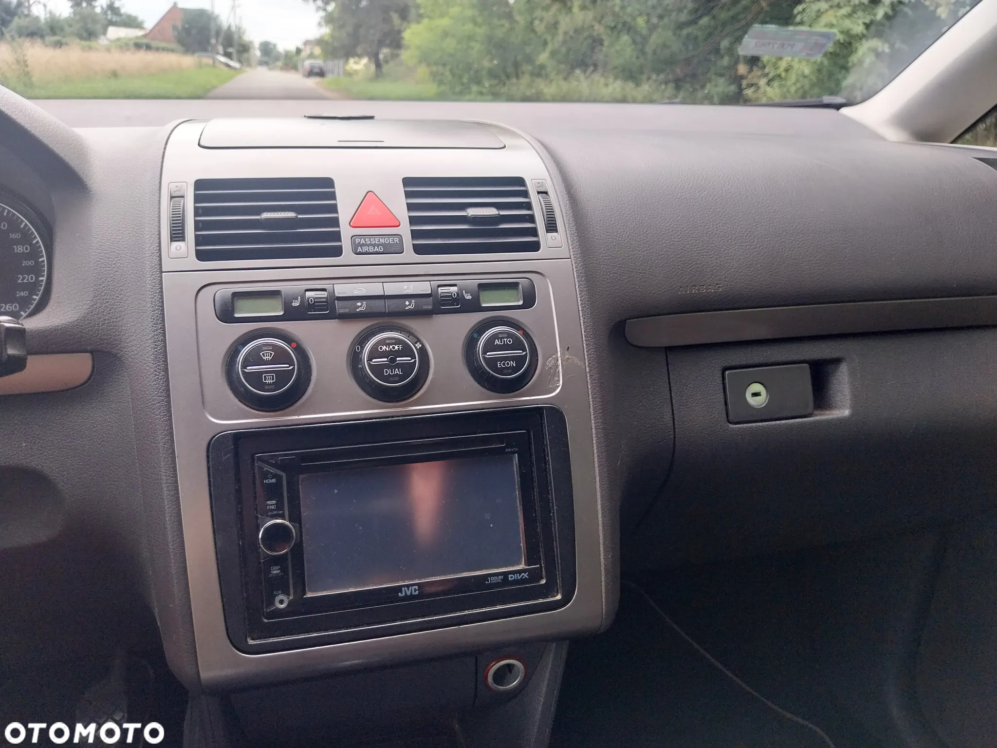 Volkswagen Touran - 9