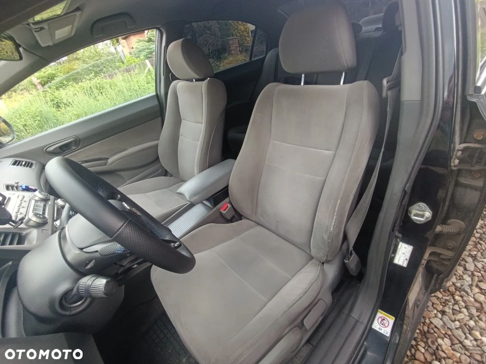 Honda Civic 1.8 Comfort - 33