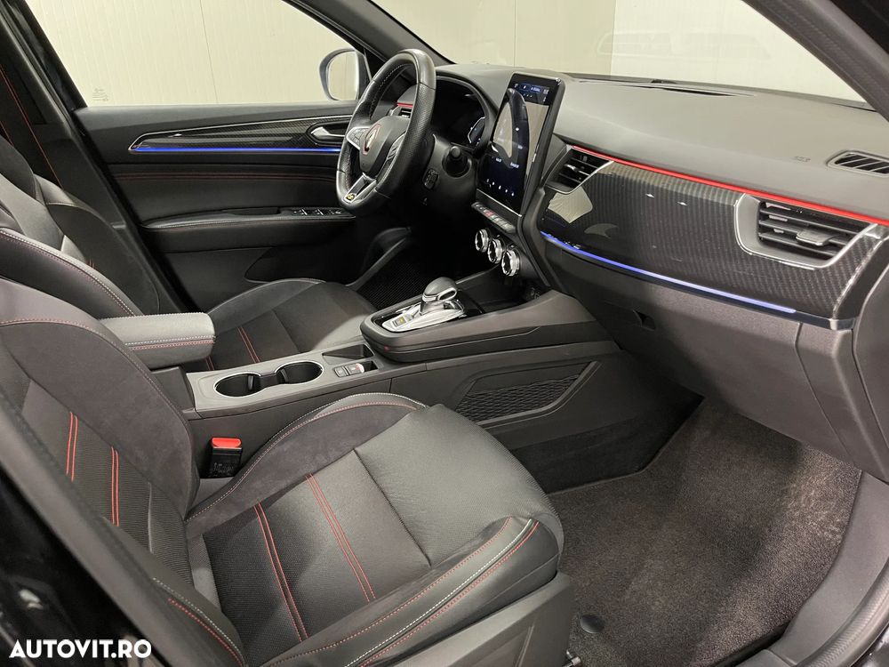 Renault Arkana E-TECH Hybrid RS Line - 11