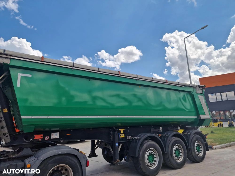 Schmitz Cargobull SKi 8,2, 28mc, EX DEMO-FULL OPTION, 2022, 29500 EUR+Tva, oblon rabatabil hidraulic spate, prelata pe role cu telecomanda, axa liftabila, LED, Anvelope 95% ok, scena vizitare, picioare sprijn, HARDOX, posibil leasing 4 ani-SUPER PRET 29.500 EUR+Tva - 35