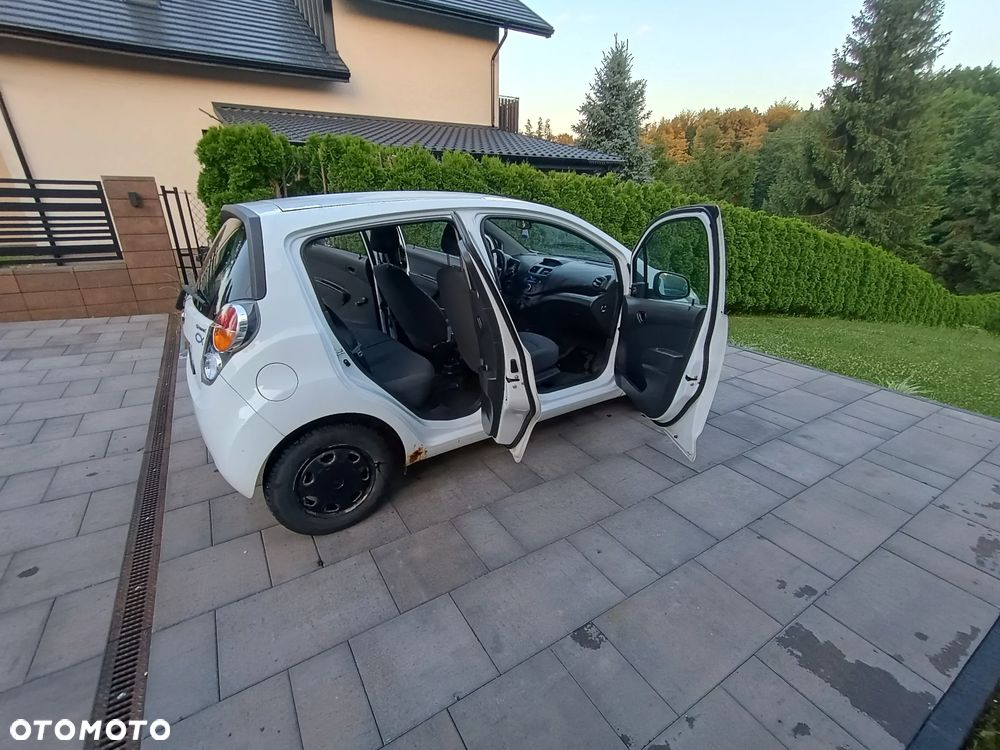 Chevrolet Spark 1.0 Base - 10