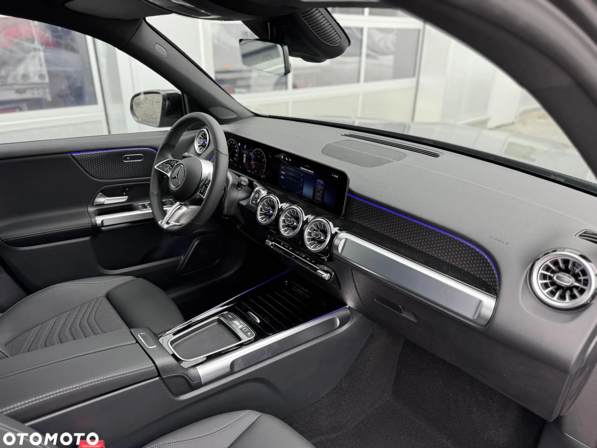 Mercedes-Benz GLB 200 Progressive 7G-DCT - 17