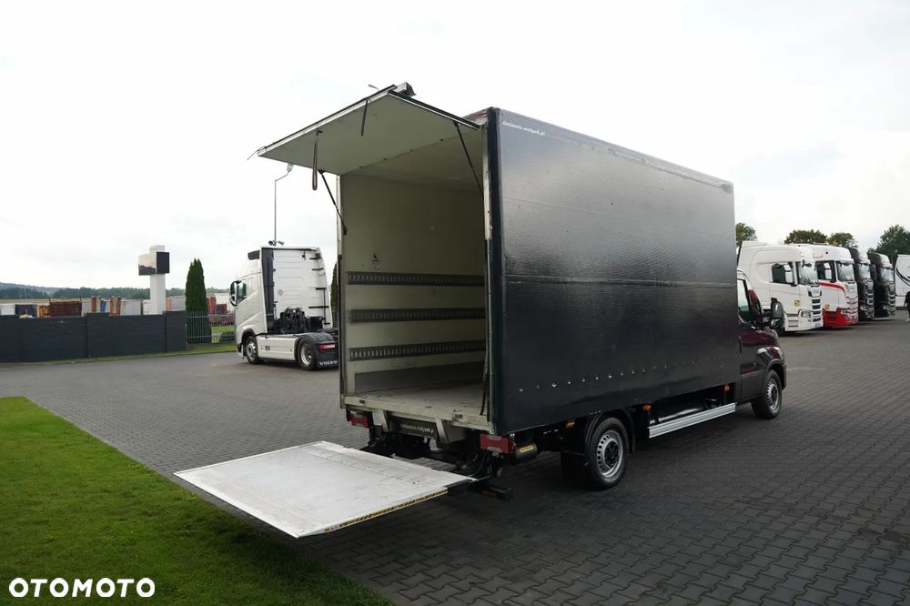 Iveco DAILY 35-NP / CNG / IZOTERMA - 4,3 m / WINDA PALFINGER - 750 KG / SPROWADZONY - 21