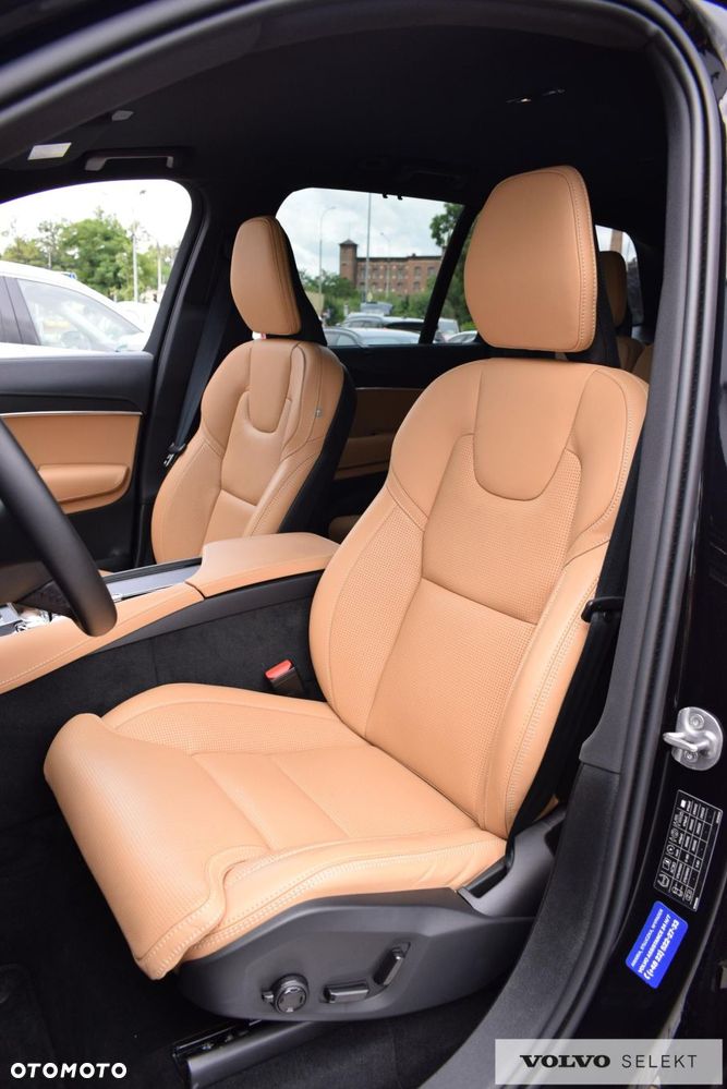 Volvo XC 90 - 22