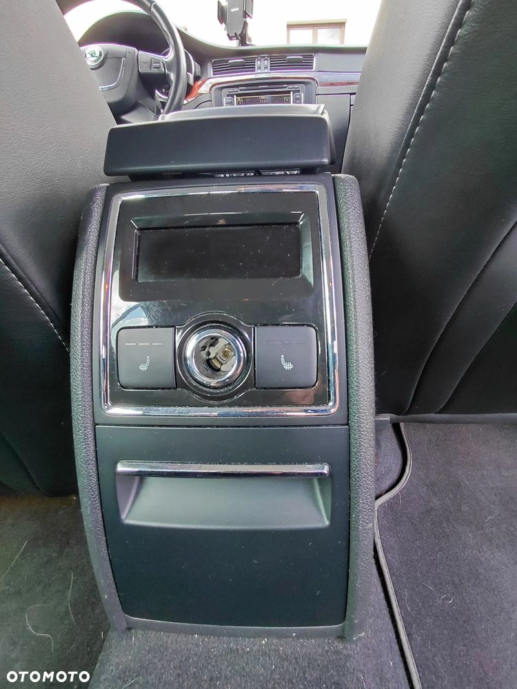 Skoda Superb 2.0 TDI DSG Elegance - 17