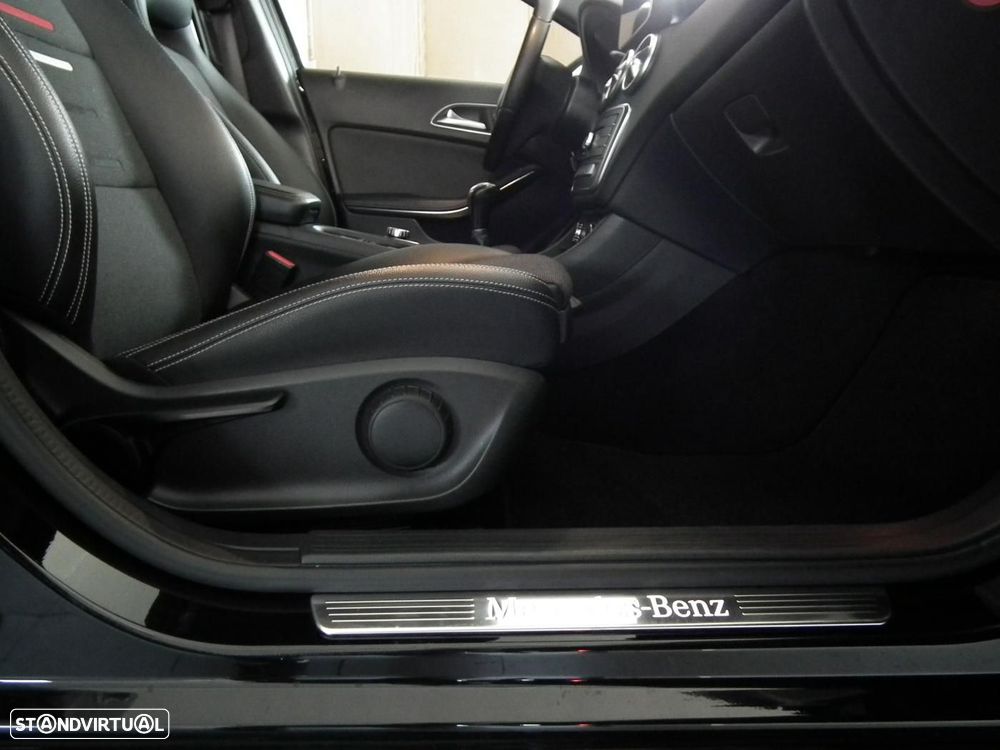 Mercedes-Benz A 180 d AMG Line - 16