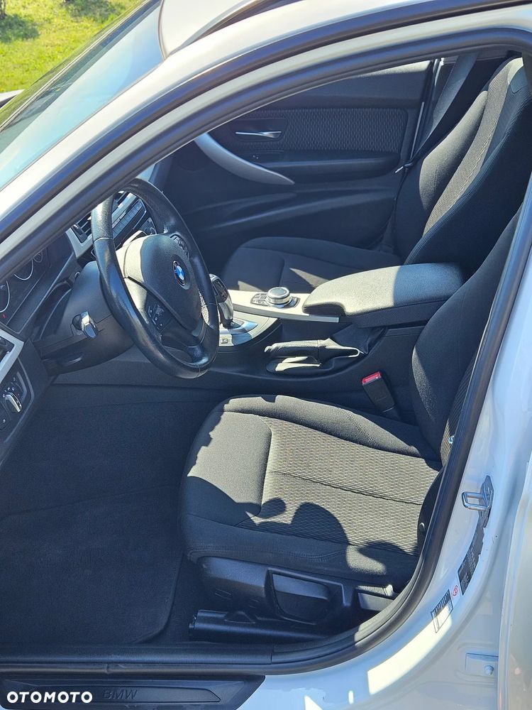BMW Seria 3 318d Advantage - 11
