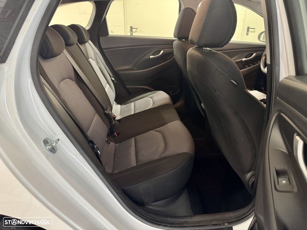 Hyundai i30 SW - 32