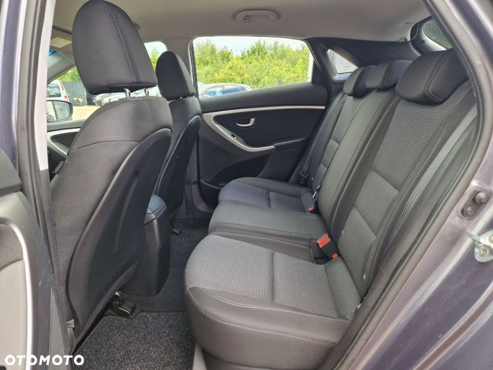 Hyundai i30 blue 1.4 Passion - 8