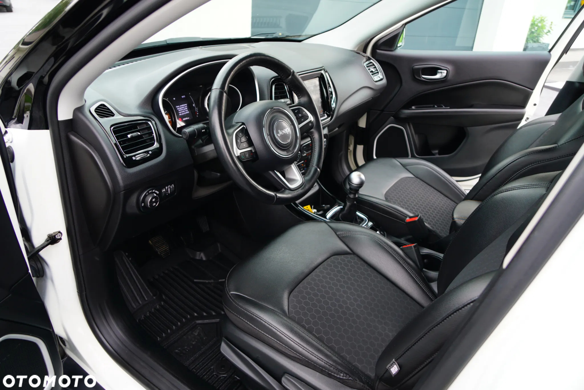Jeep Compass 1.4 TMair Night Eagle FWD S&S - 26