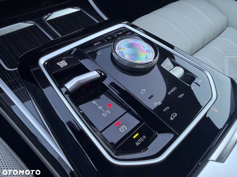 BMW Seria 7 740d xDrive mHEV sport - 7