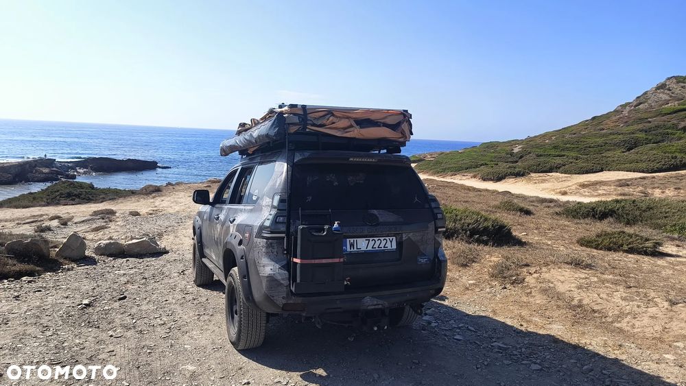 Toyota Land Cruiser LC 4.0 V6 Invincible - 40