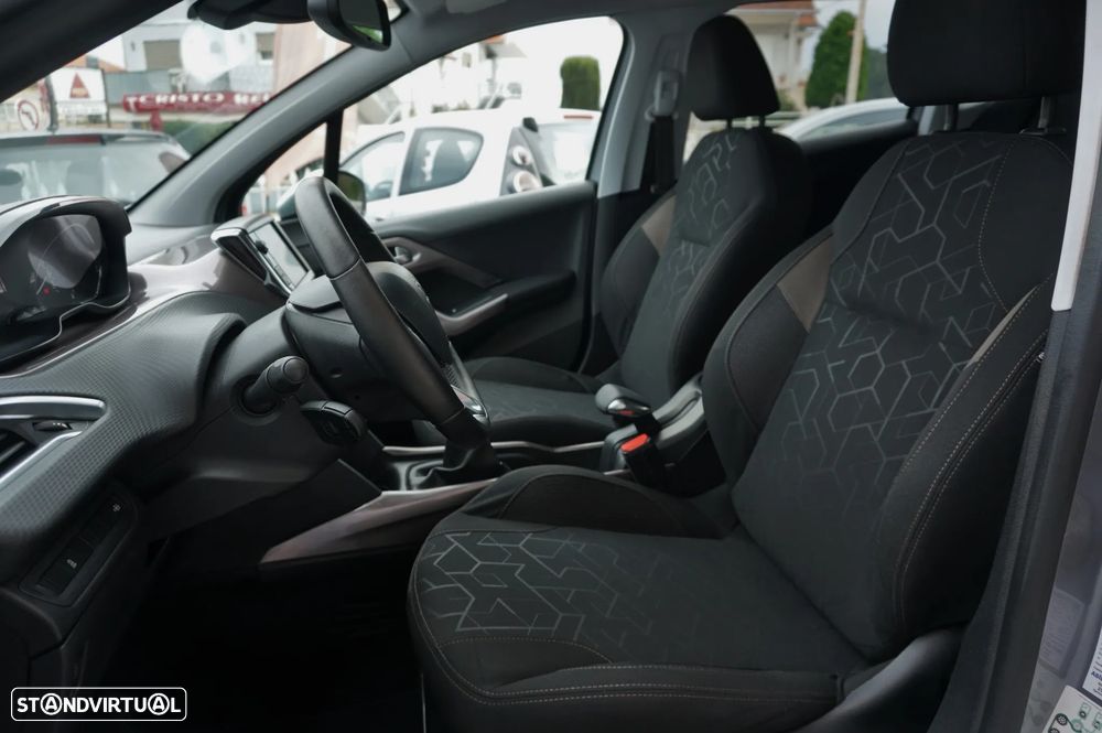 Peugeot 2008 1.4 HDi Active - 11