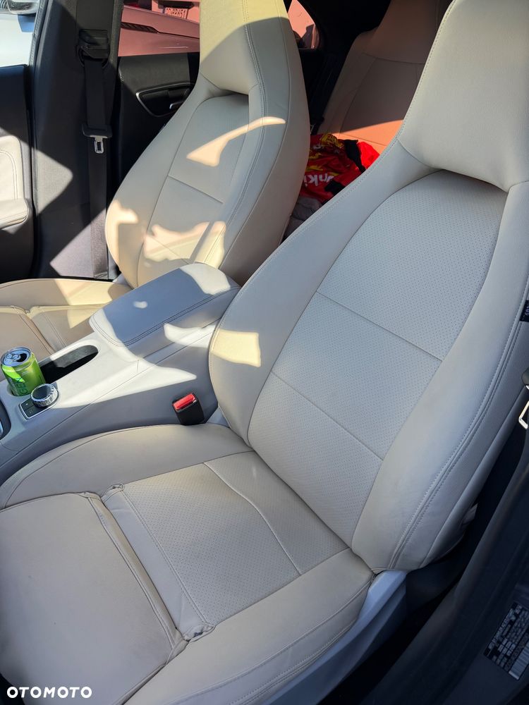 Mercedes-Benz CLA 250 4Matic 7G-DCT - 9